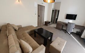 Hotel Cara 28
